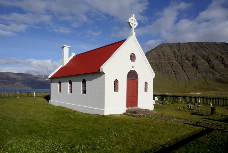 Sæbólskirkja